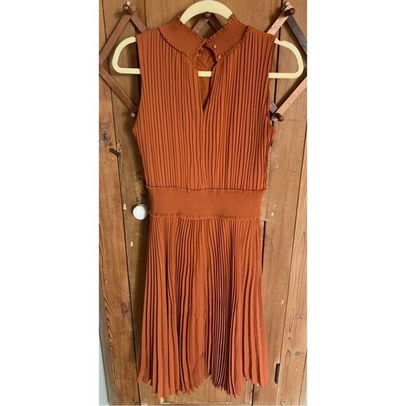 Nanette Lepore pleated accordion mock turtleneck sleeveless midi dress - Picture 2 of 9